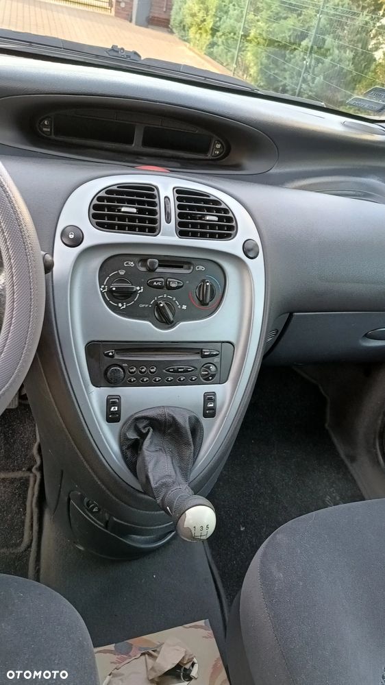 Citroën Xsara Picasso 1.6 HDI SX - 14