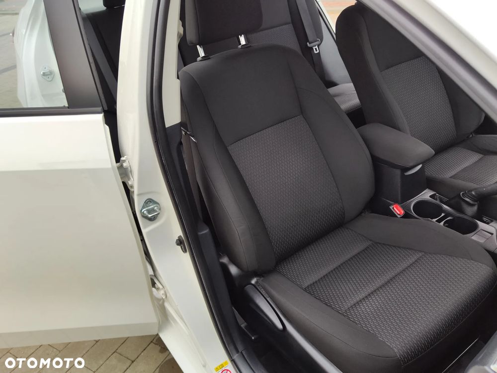 Toyota Corolla 1.6 Comfort - 26