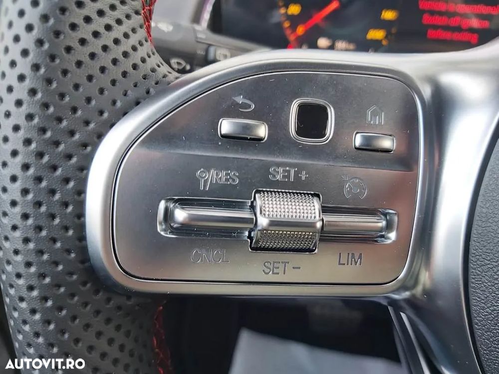 Mercedes-Benz EQB 350 4MATIC - 11