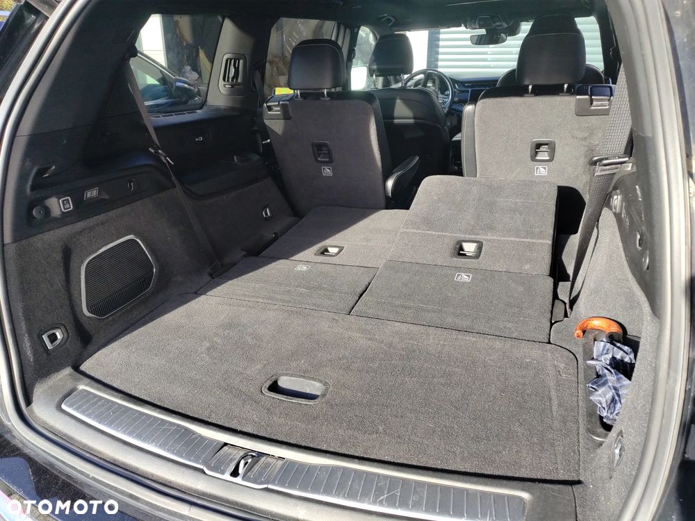 Jeep Grand Cherokee - 12