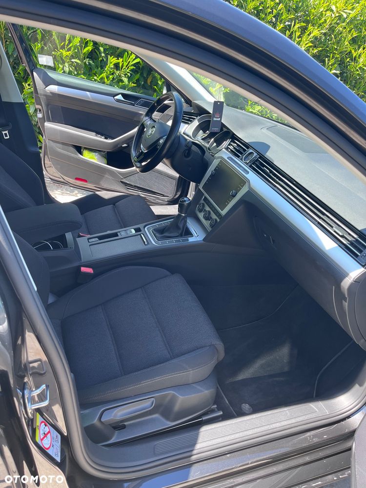 Volkswagen Passat 2.0 TDI BMT Comfortline - 23