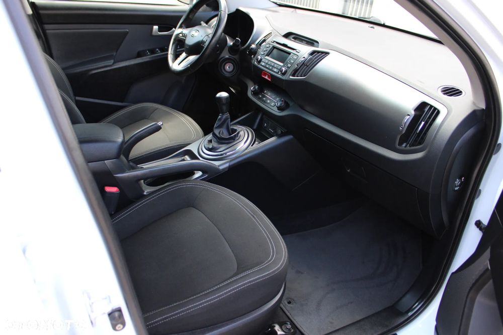 Kia Sportage 2.0 L - 33