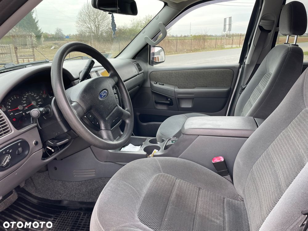 Ford Explorer 4.0 AWD - 8