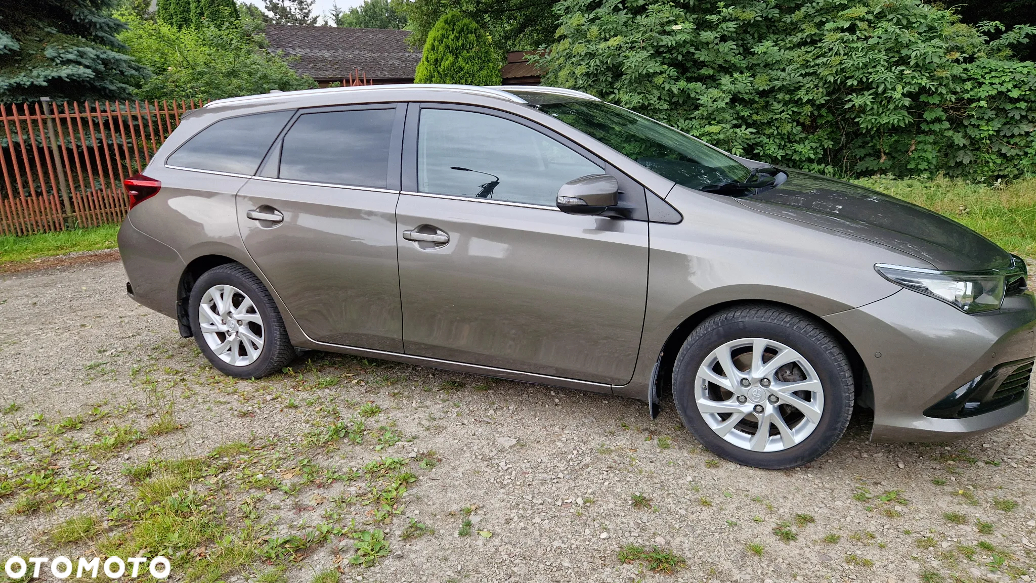 Toyota Auris 1.6 Premium - 9