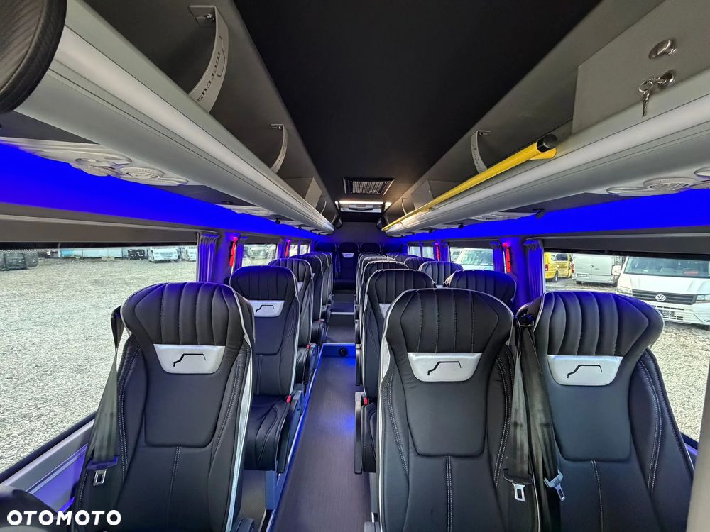Mercedes-Benz Sprinter 519 - 22