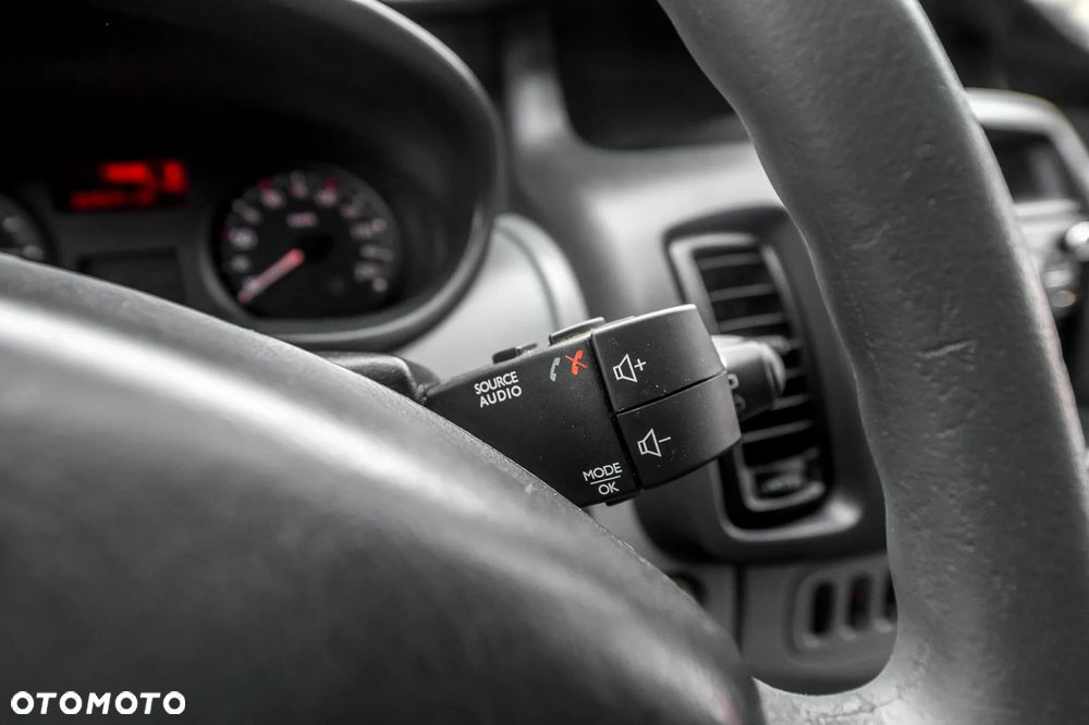 Renault Trafic - 18