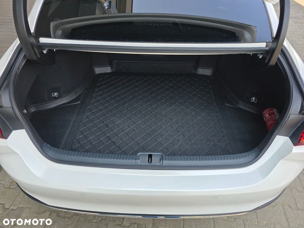 Lexus ES 300h Business Edition - 7