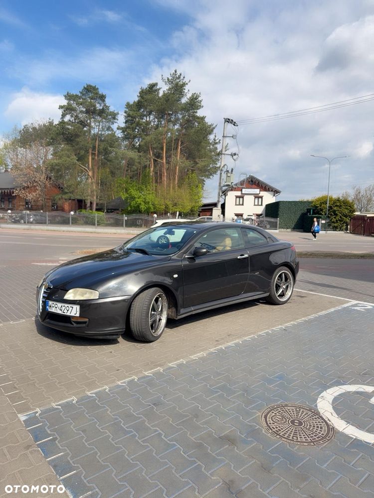 Alfa Romeo GT 2.0 JTS Distinctive - 1
