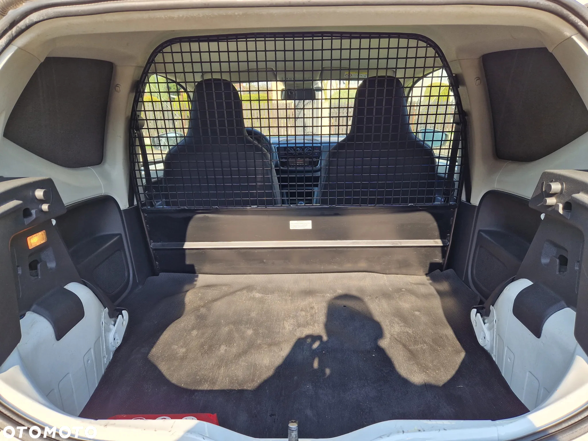 Volkswagen up! (BlueMotion Technology) sound - 12