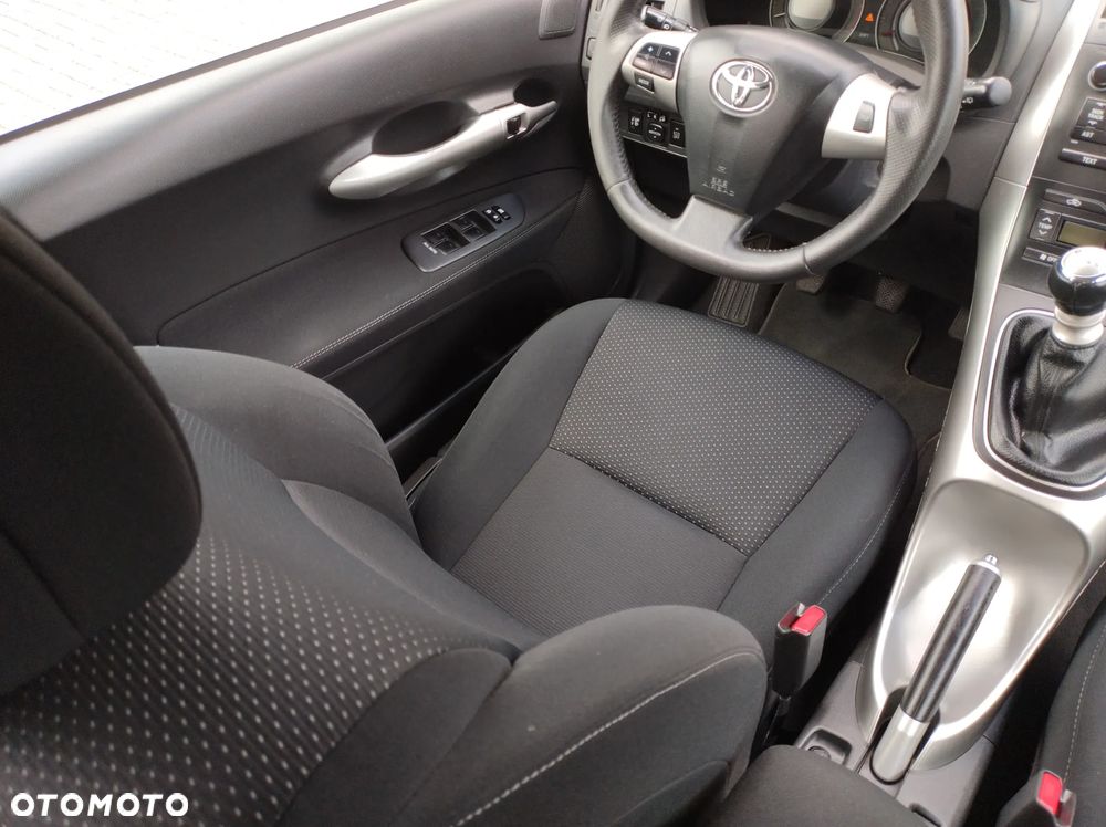 Toyota Auris 1.33 VVT-i - 29