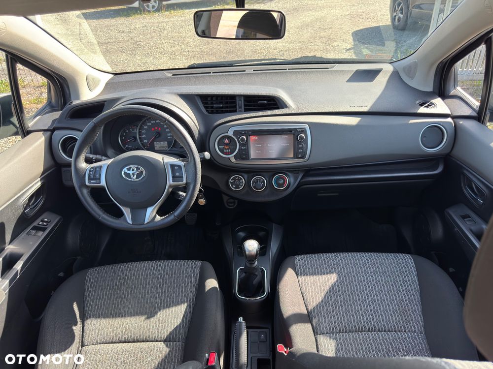 Toyota Yaris 1.4 D-4D Premium - 24