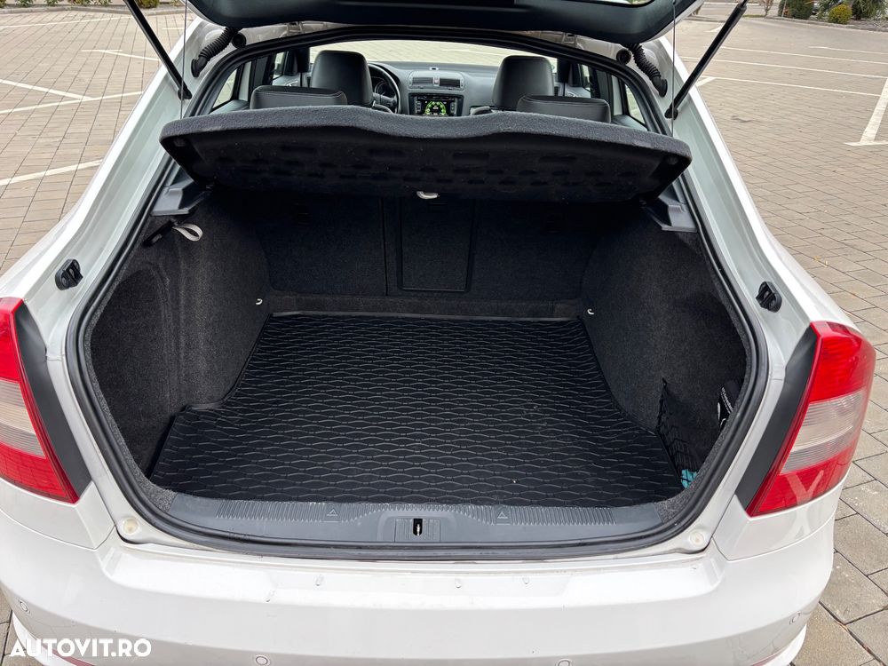 Skoda Octavia 2.0 TDI DPF DSG RS - 12