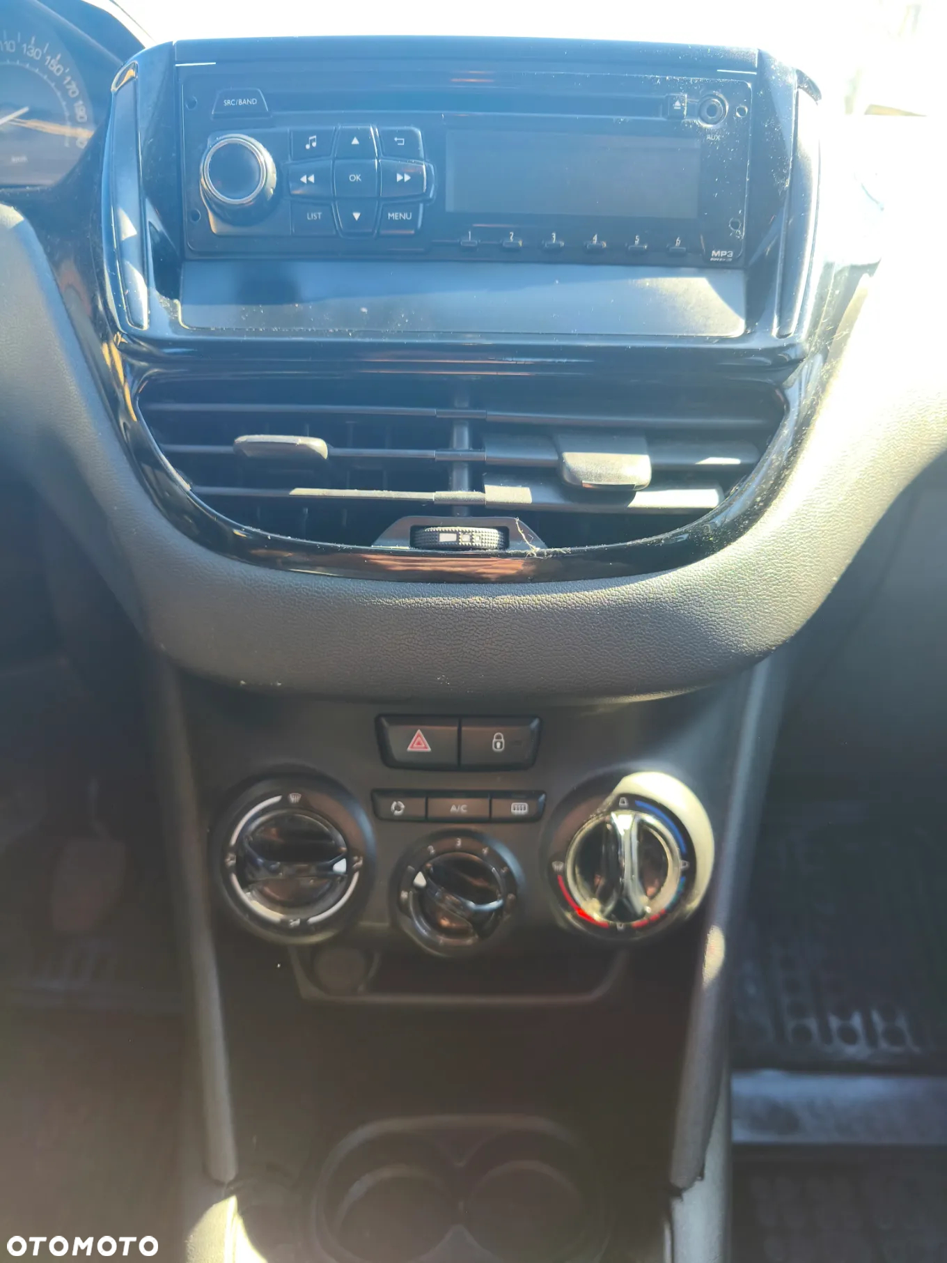 Peugeot 208 VAN - 10