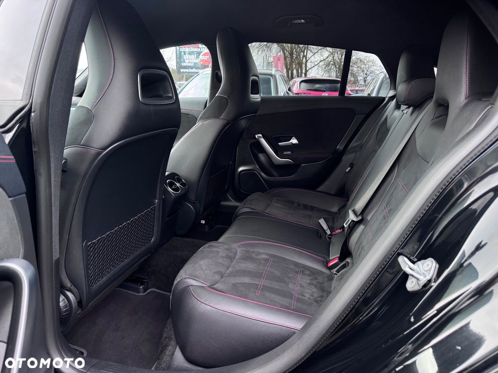 Mercedes-Benz CLA 220 AMG Line 7G-DCT - 23