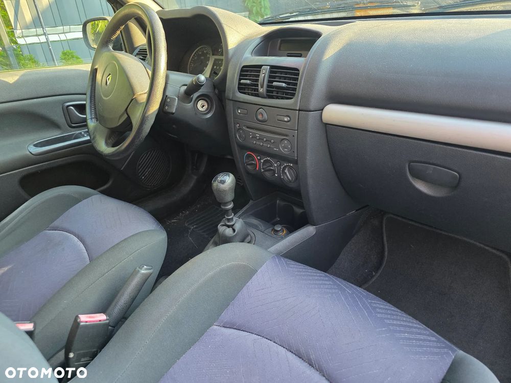 Renault Clio 1.2 16V Emotion - 6