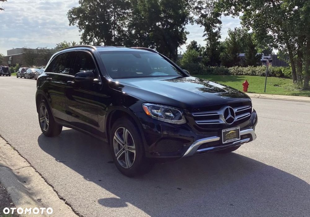 Mercedes-Benz GLC 300 4Matic 9G-TRONIC AMG Line - 3