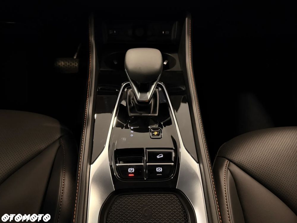 MG HS 1.5 T-GDI Exclusive DCT - 11