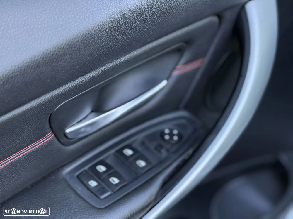 BMW 328 i Auto Pack M - 16