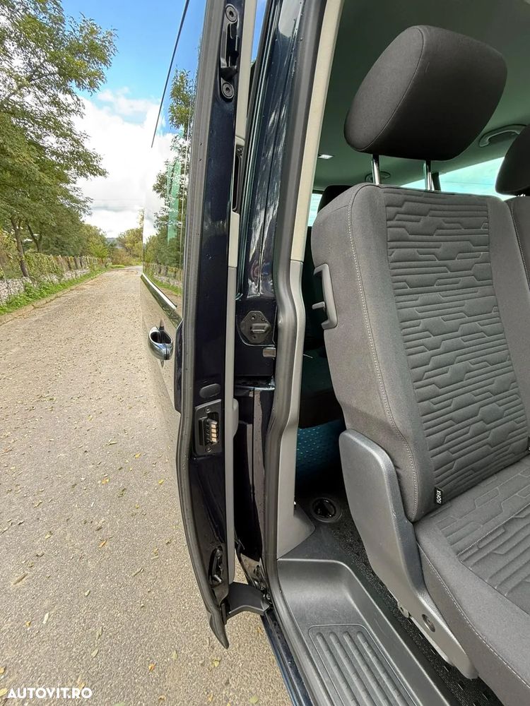 Volkswagen Caravelle - 17