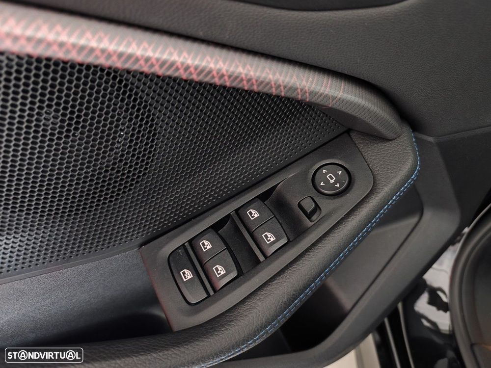 BMW 116 d Pack Desportivo M - 16
