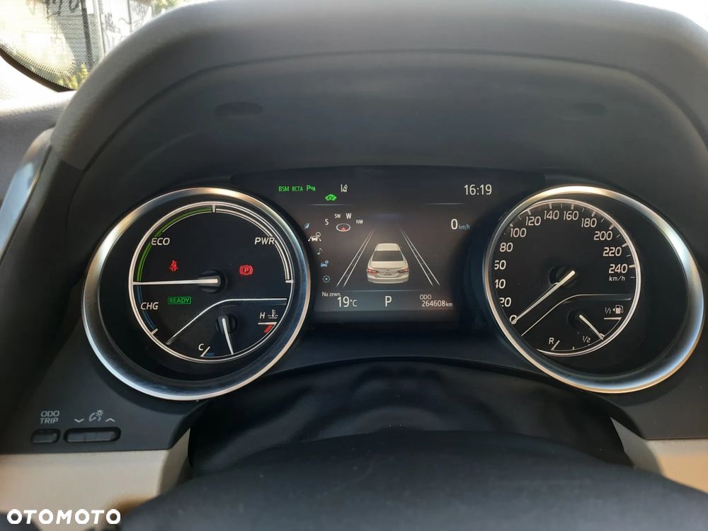 Toyota Camry 2.5 Hybrid Executive CVT - 19