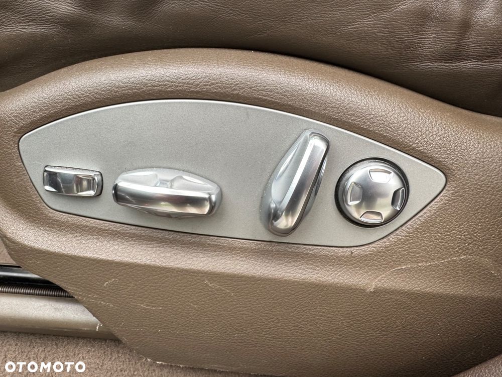 Porsche Cayenne - 17