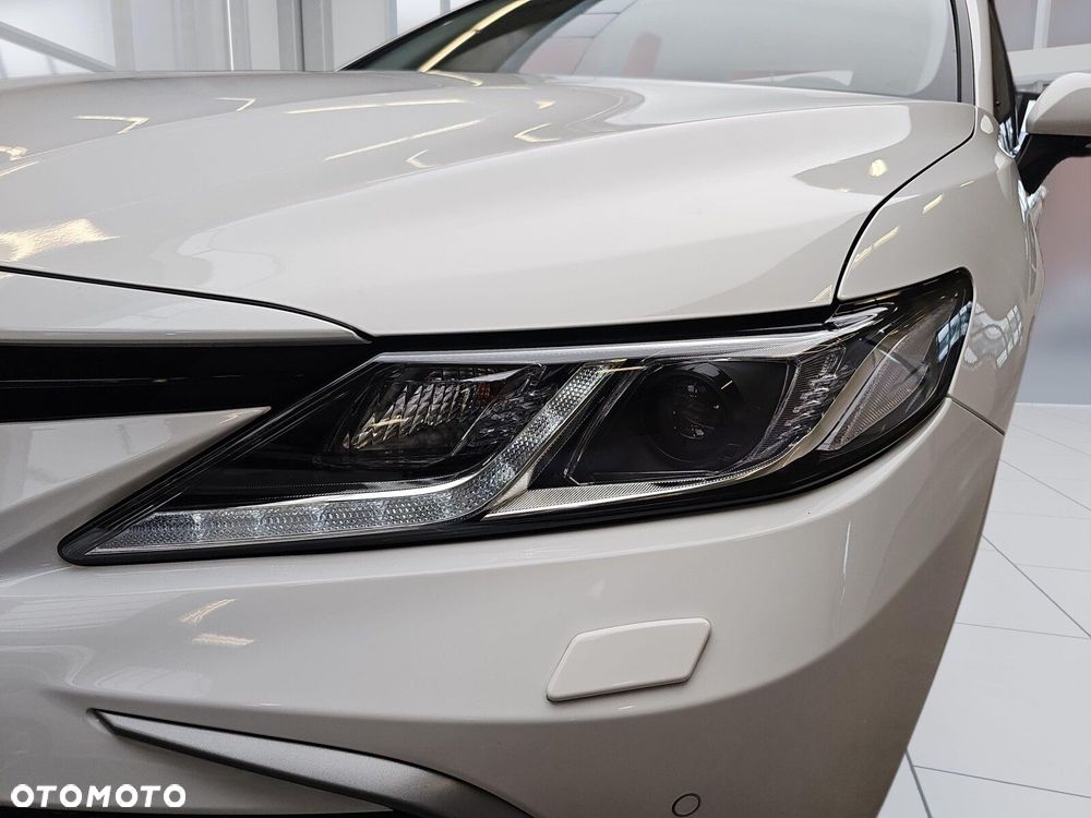 Toyota Camry 2.5 Hybrid Comfort CVT - 33