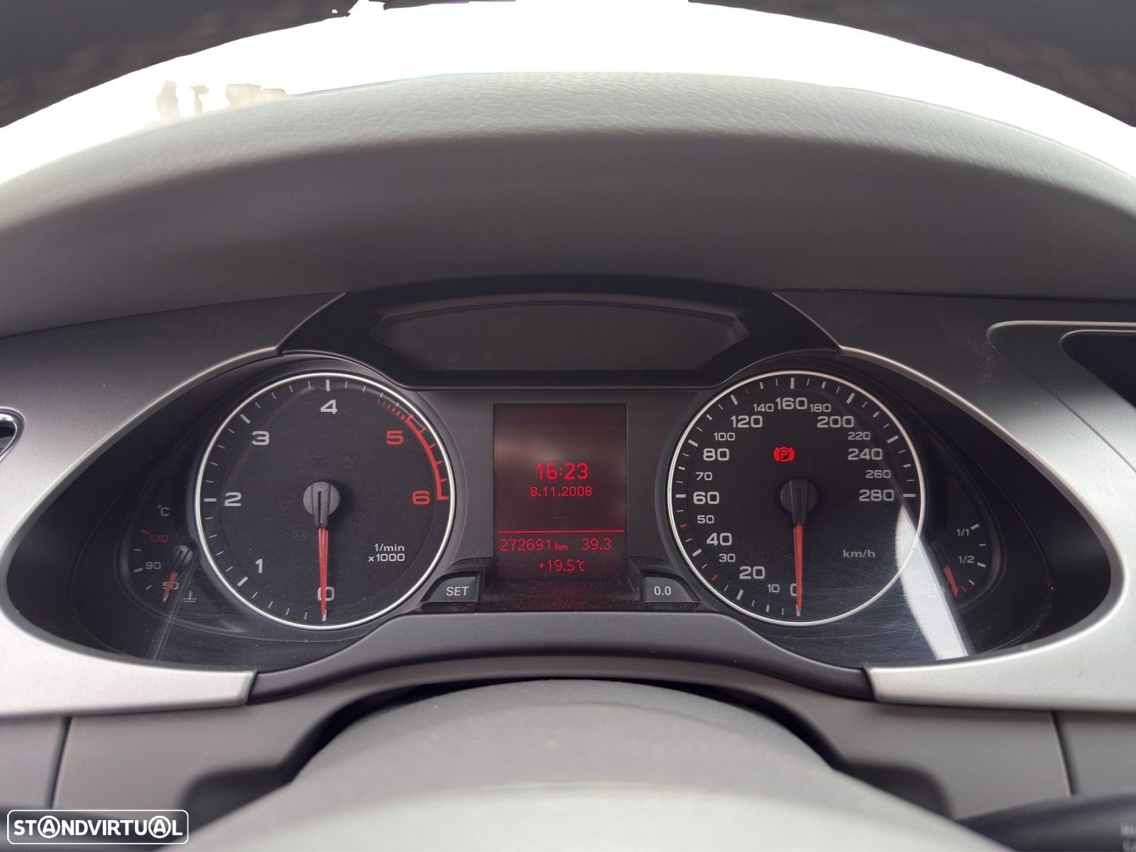 Audi A4 Avant 2.0 TDI Advance - 9