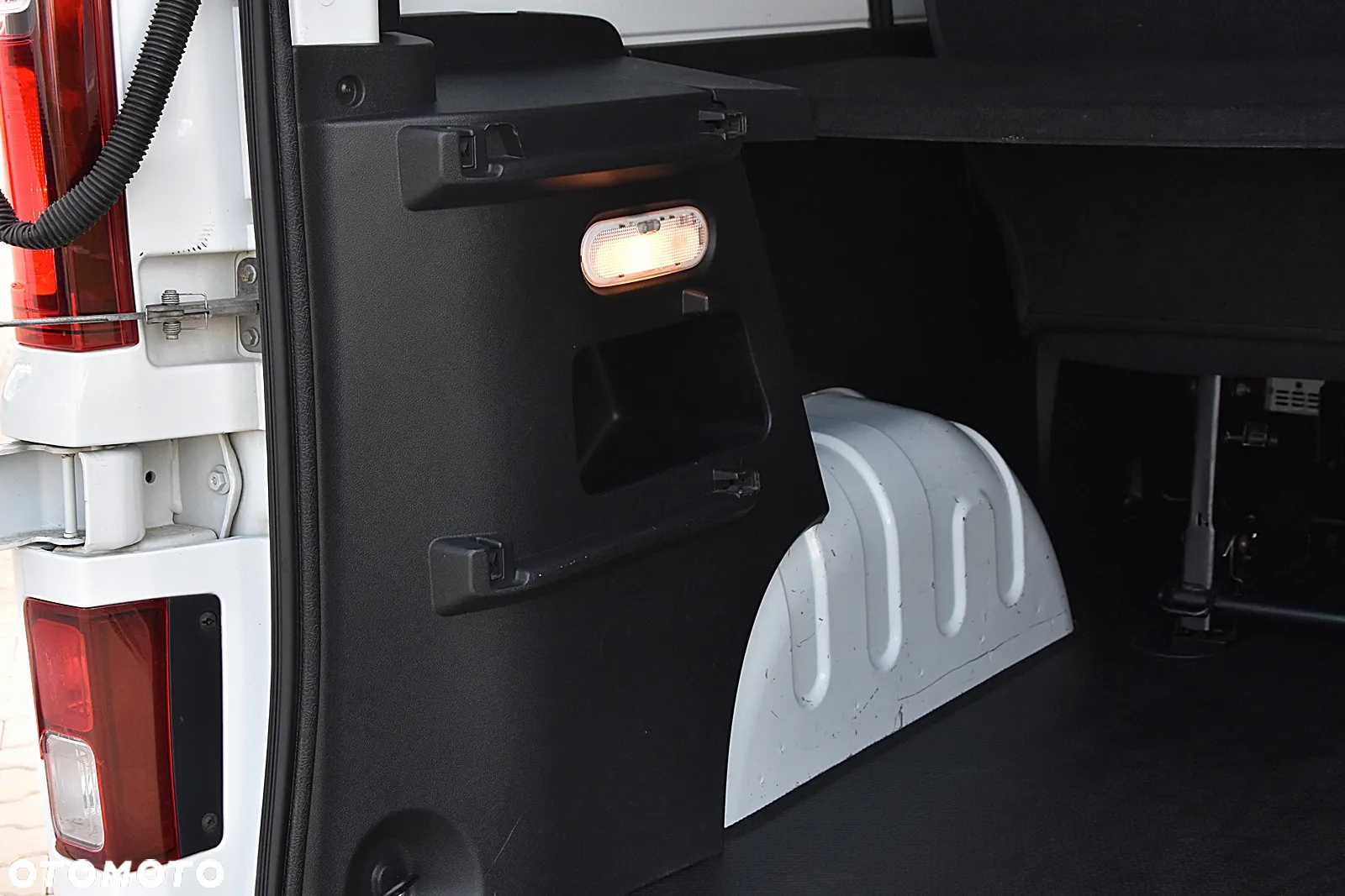 Nissan NV300 - 30