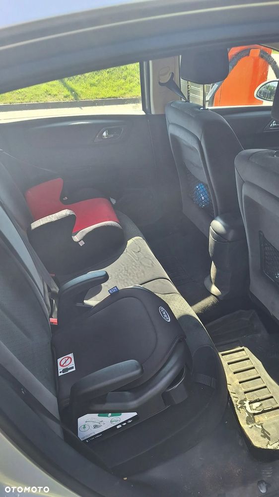Citroën C4 2.0 16V Exclusive - 9