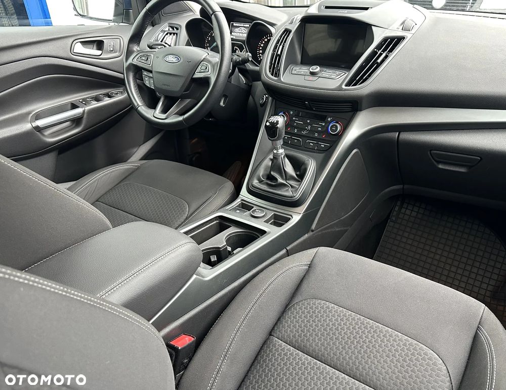 Ford Kuga - 11