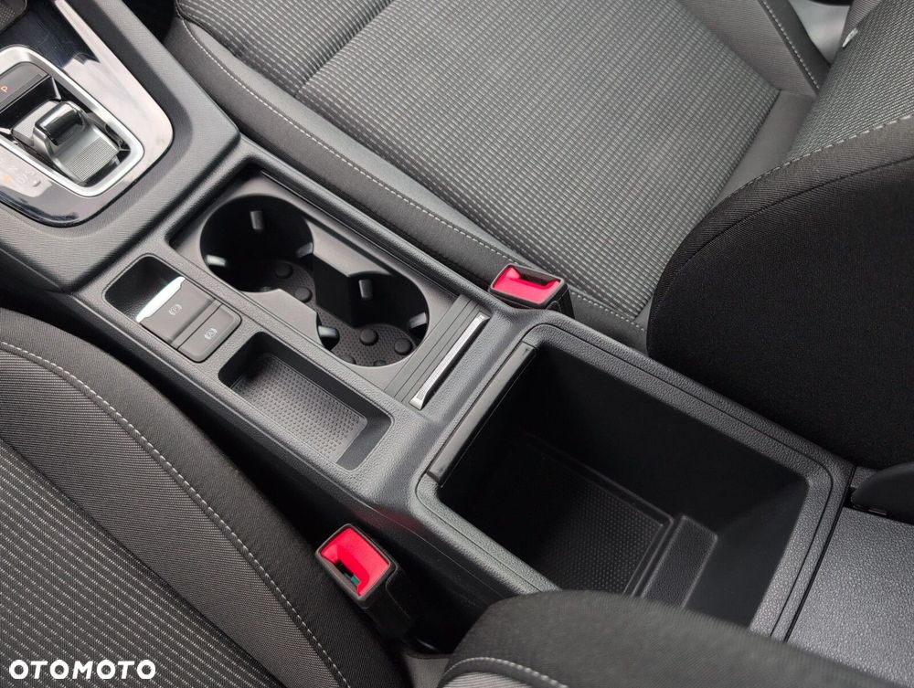 Skoda Octavia 1.5 TSI mHEV Selection DSG - 37