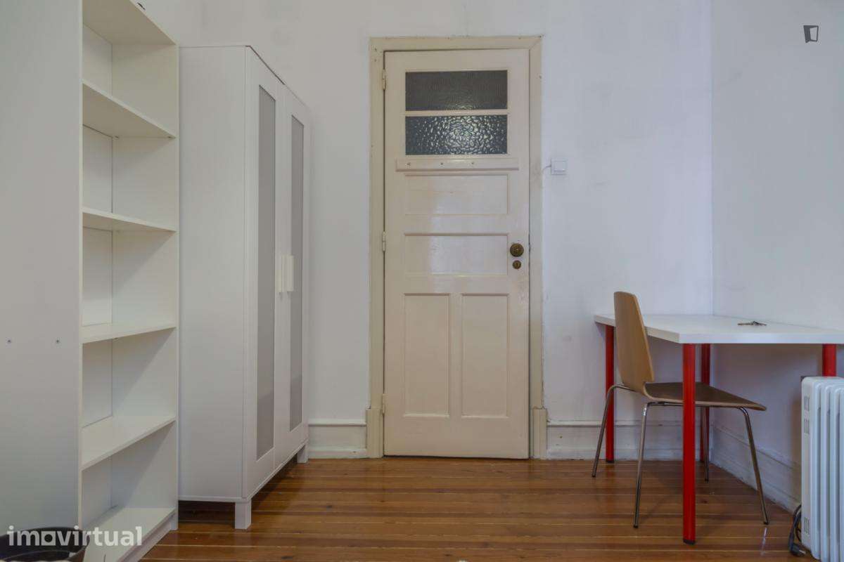 Quarto - localizado em Alameda Lisbon - Grande imagem: 4/14