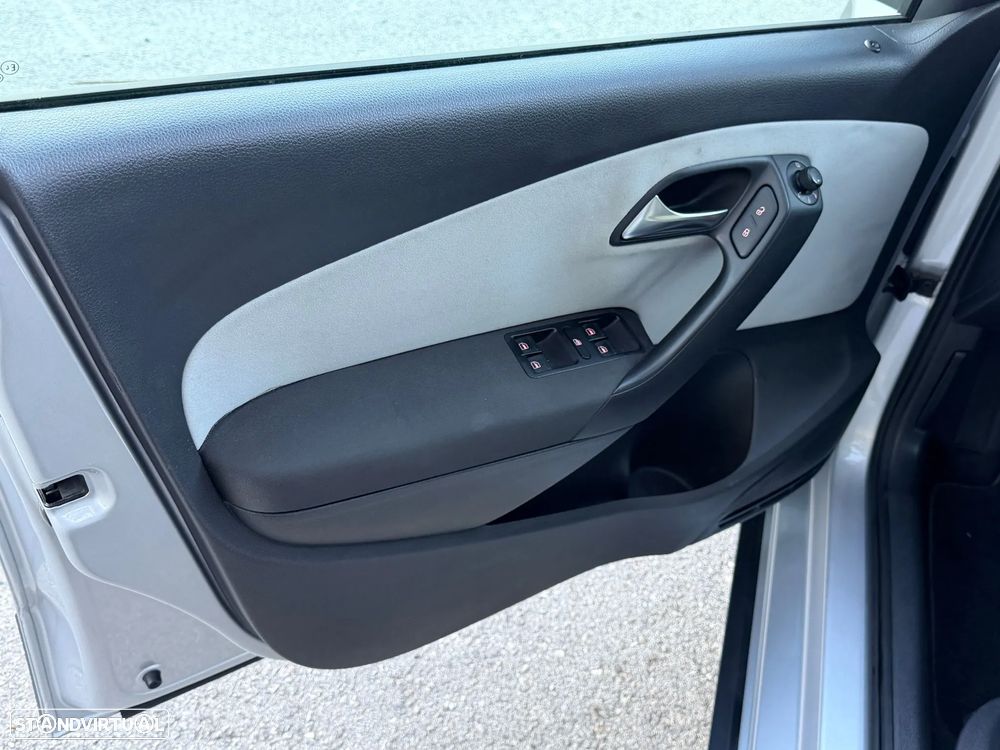 VW Polo 1.6 TDI Confortline BlueMotion - 6