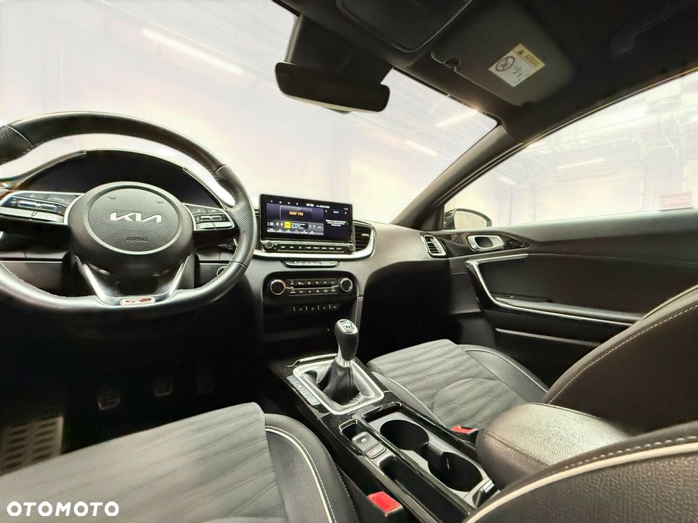Kia ProCeed 1.5 T-GDI GT Line - 25