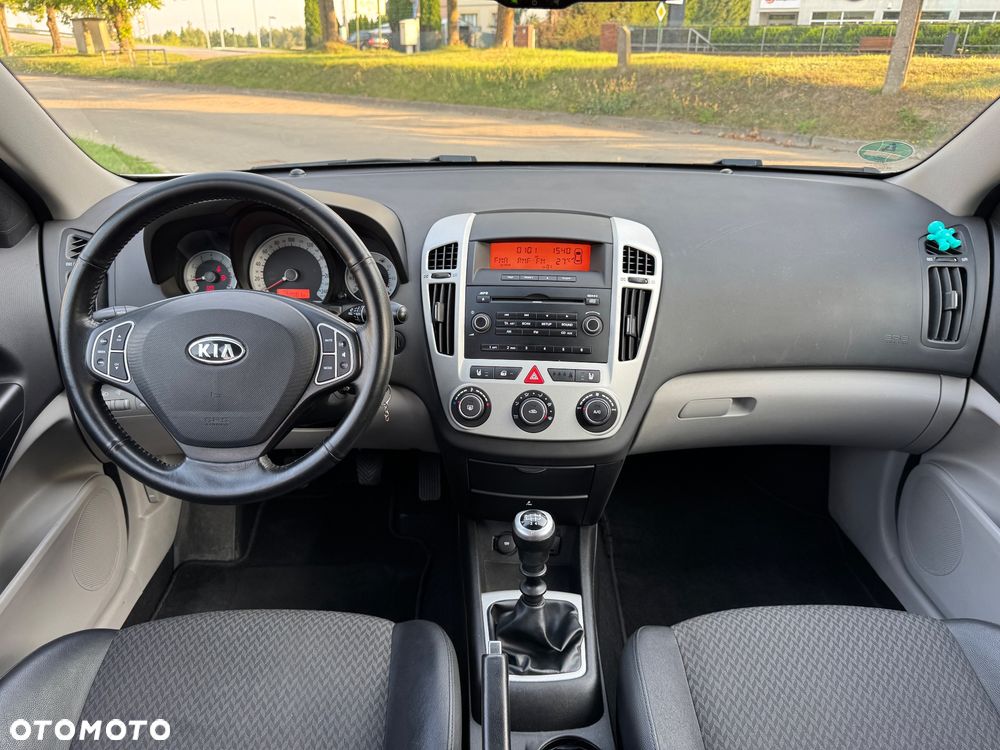 Kia Ceed - 13