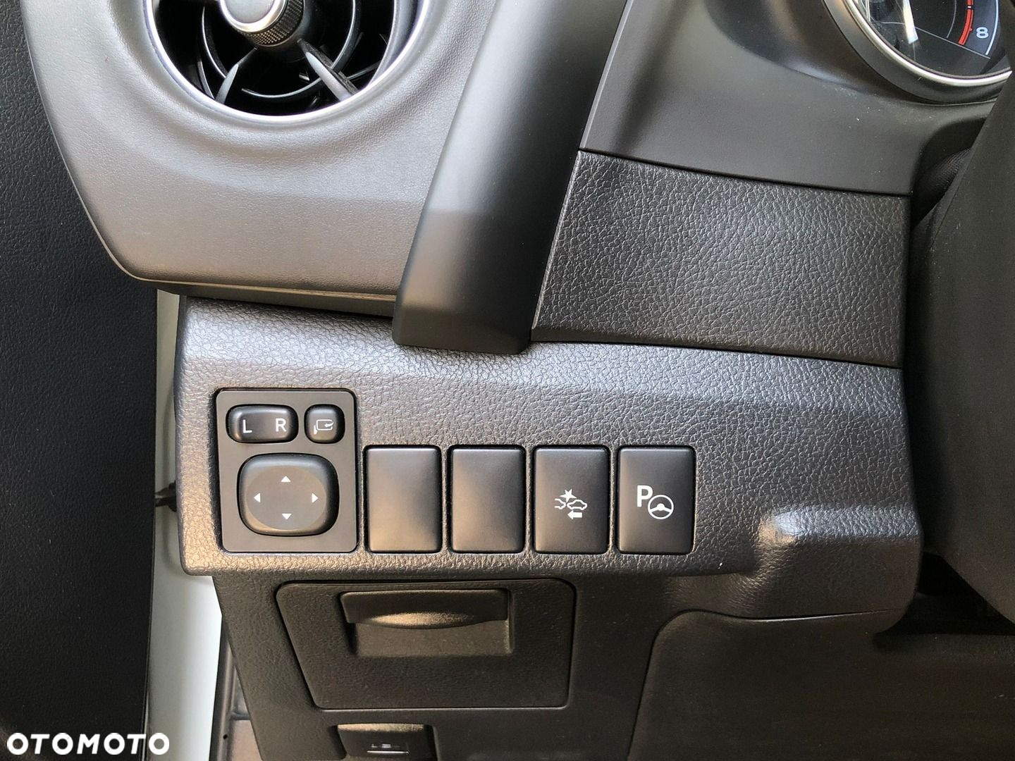 Toyota Auris 1.6 Selection - 32