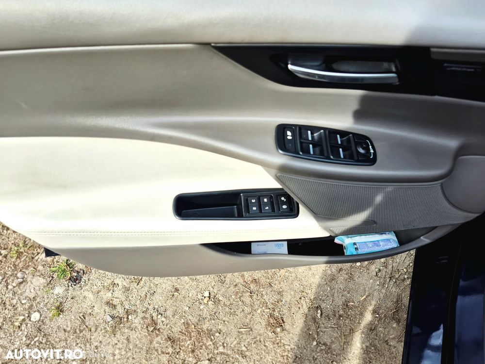 Jaguar XE 20d Aut. Portfolio - 6