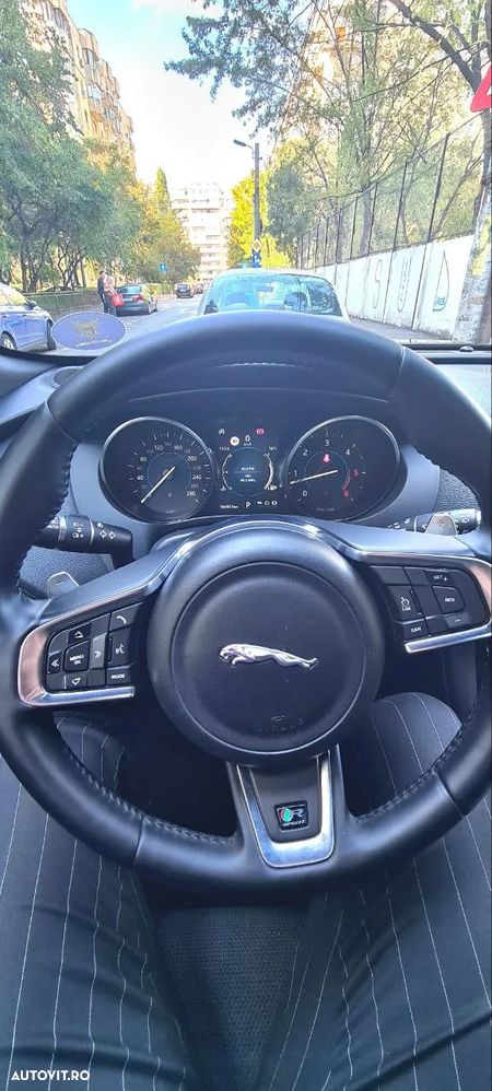 Jaguar F-Pace 30d AWD R-Sport - 8