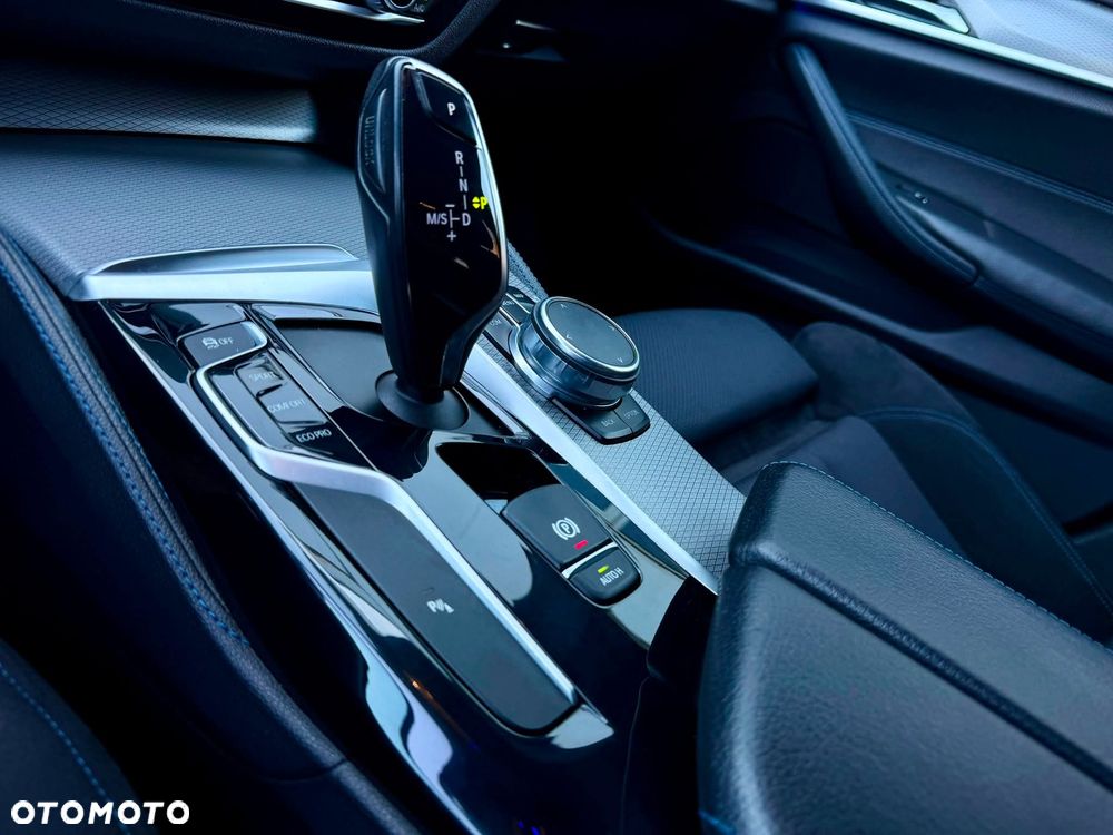 BMW Seria 5 525d M Sport sport - 21