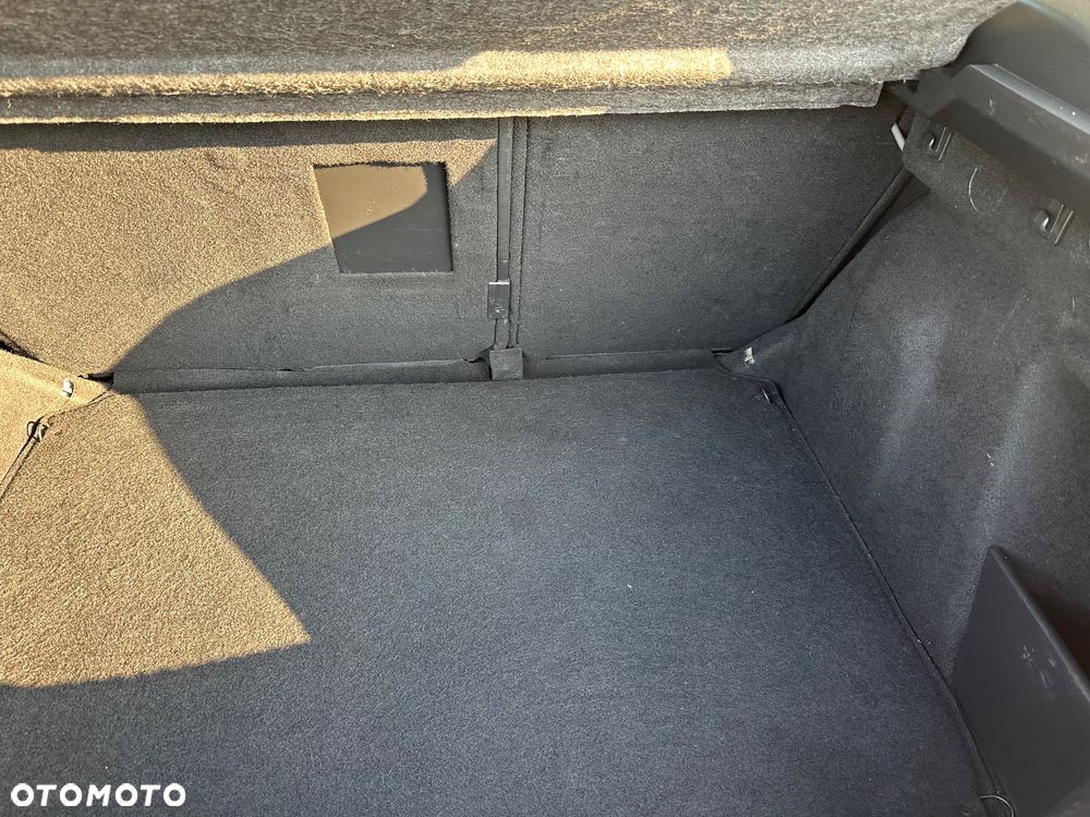 Peugeot 308 120 VTi Millesim 200 - 16