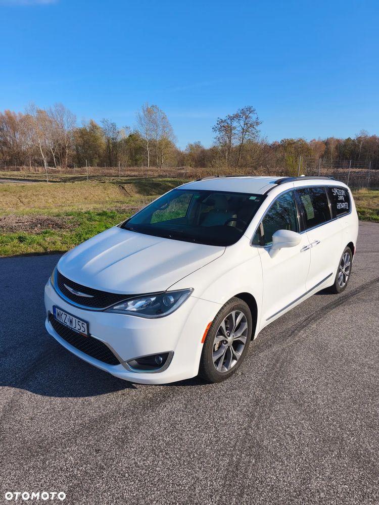 Chrysler Pacifica - 29