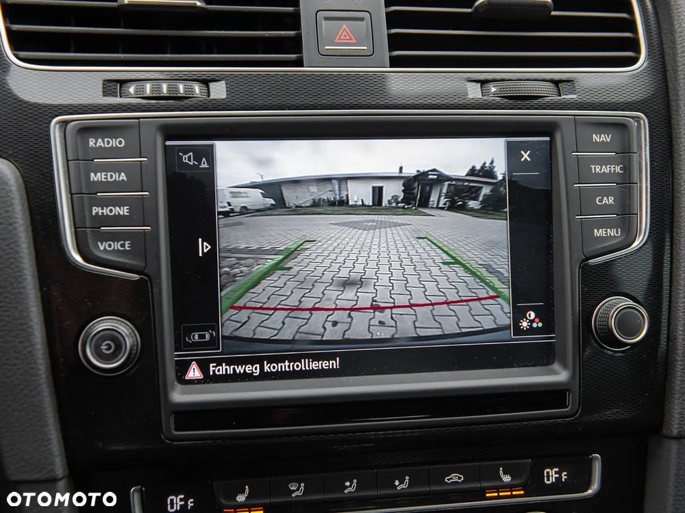 Volkswagen Golf - 29