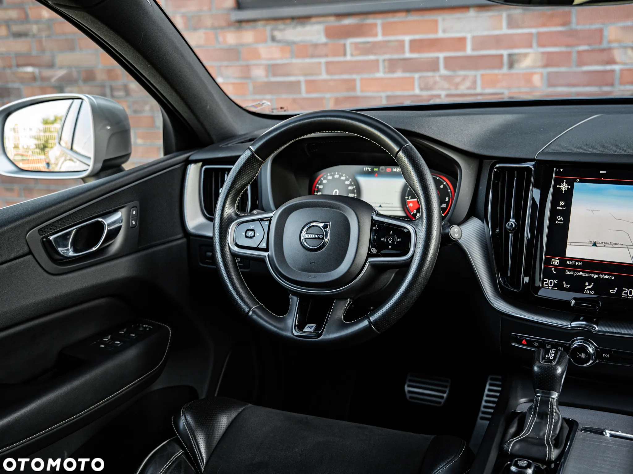 Volvo XC 60 D4 R-Design - 33
