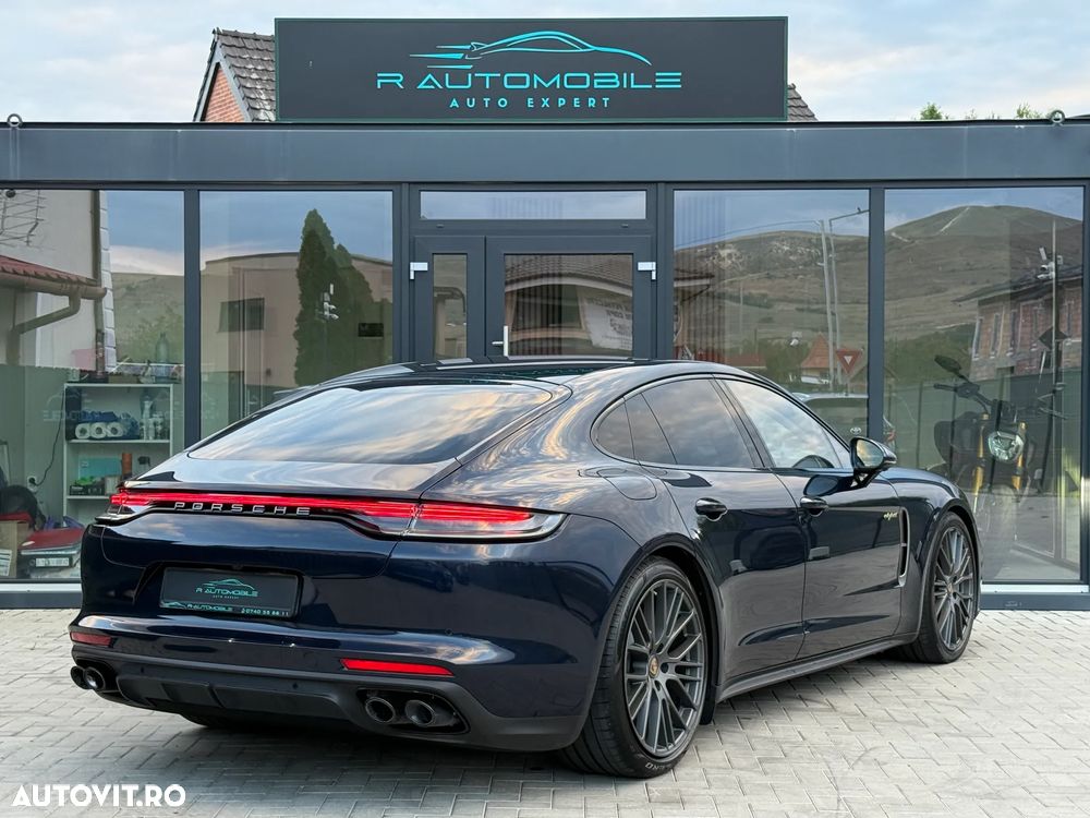 Porsche Panamera - 3