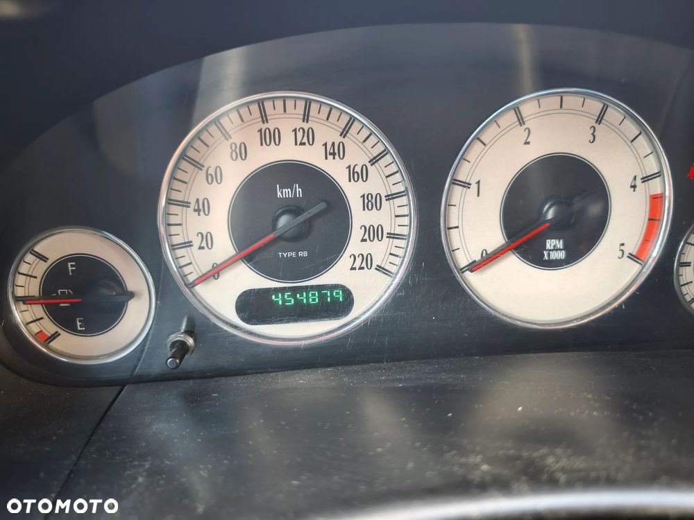 Chrysler Grand Voyager 2.5L CRD LX - 16