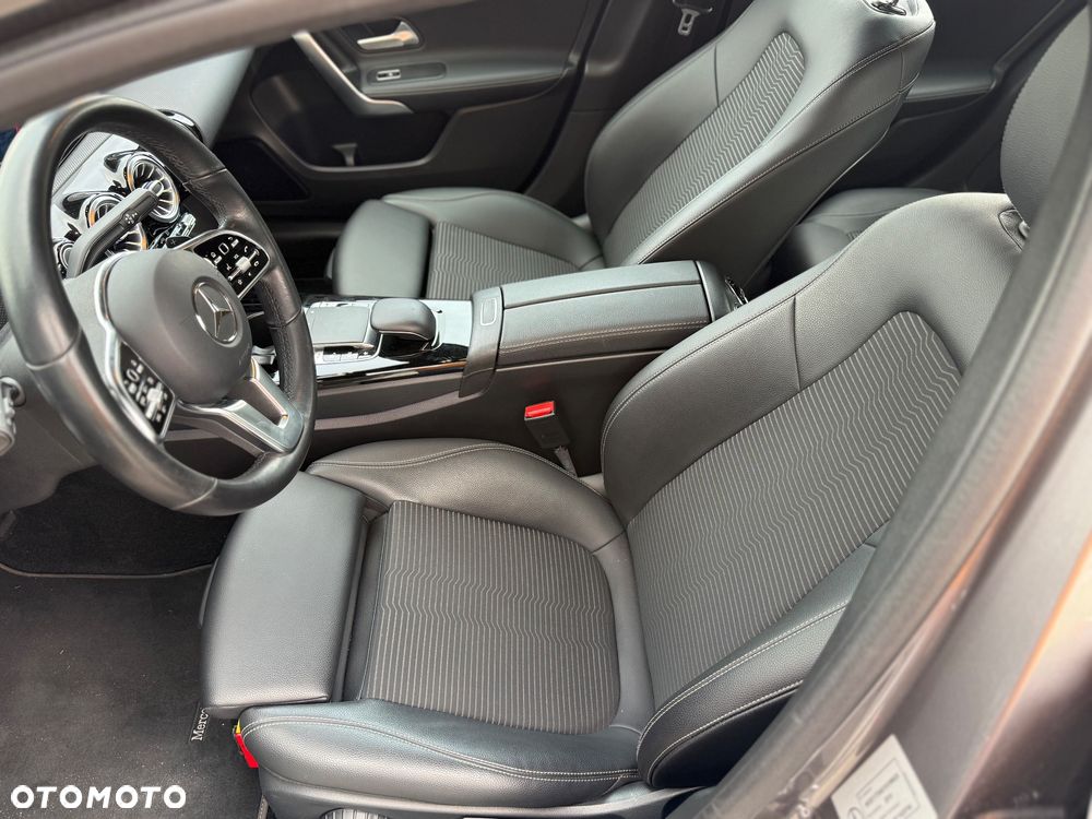 Mercedes-Benz Klasa A 220 4-Matic 7G-DCT - 17