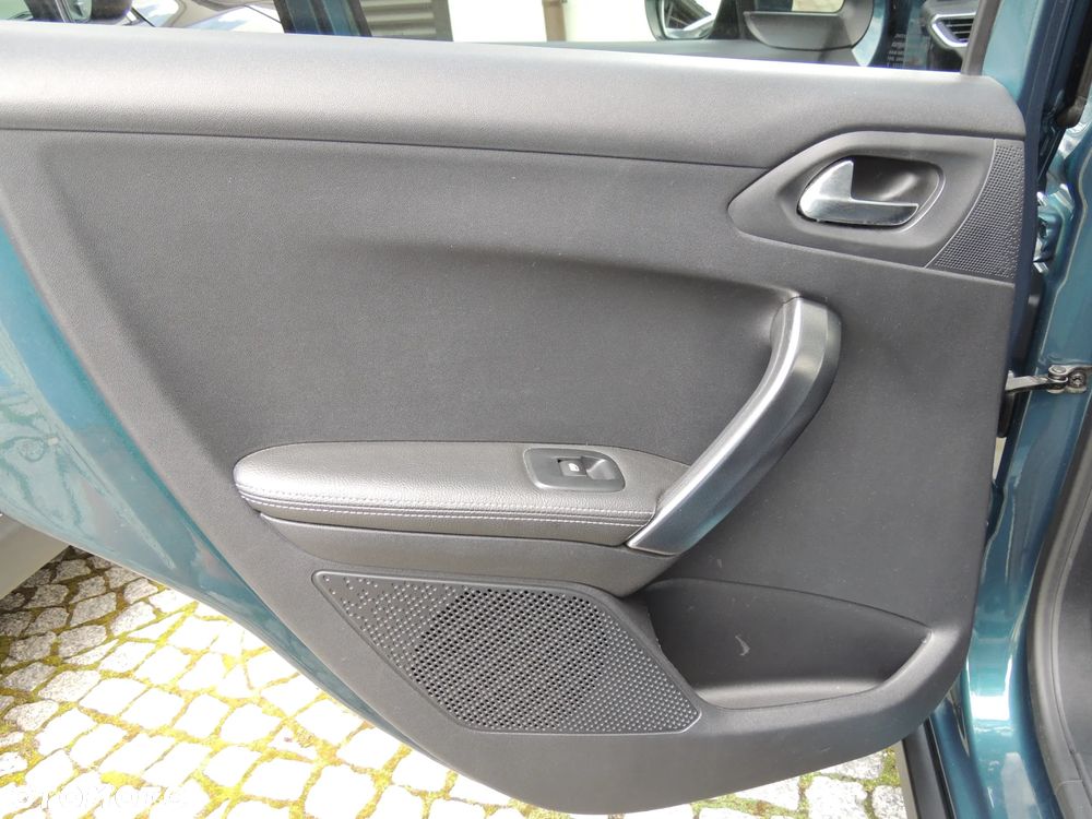 Peugeot 2008 1.2 PureTech Allure Pack S&S - 27