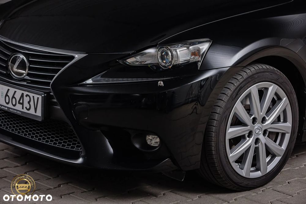 Lexus IS 200t Elite - 11