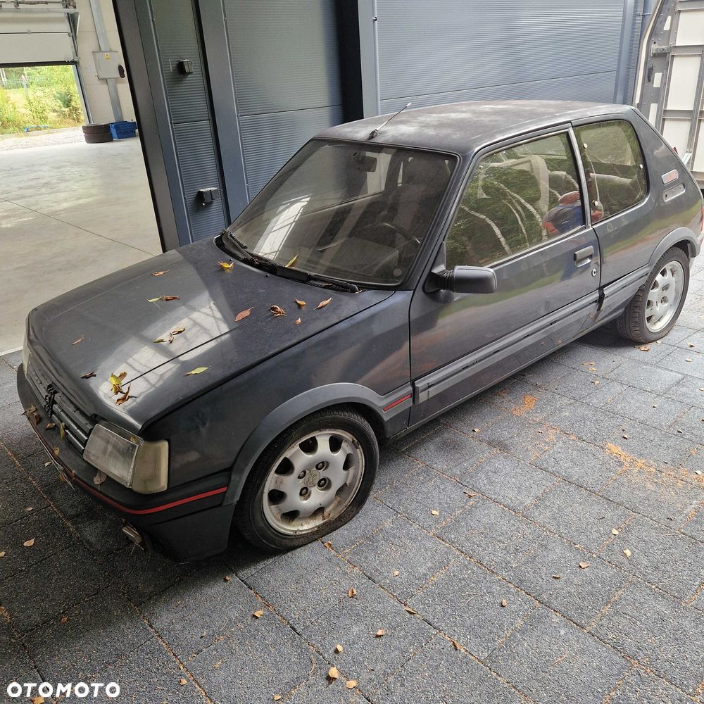 Peugeot 205 - 1